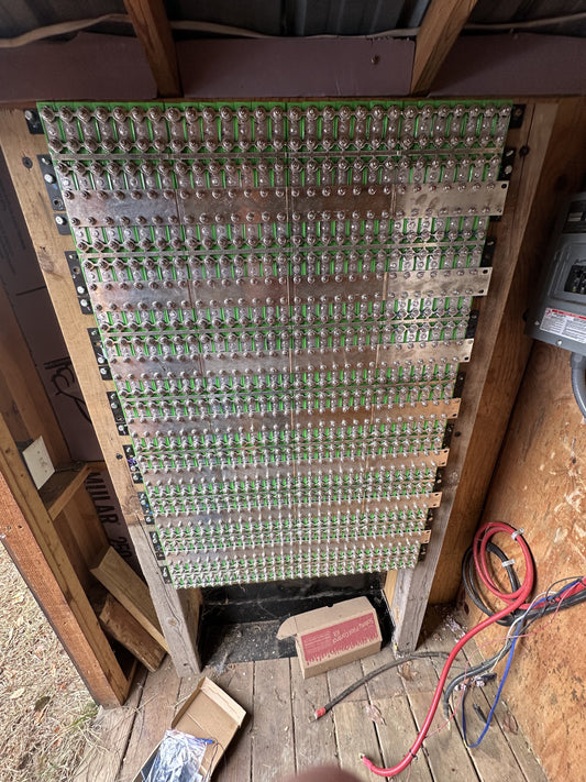🏕️ Michigan Off-Grid Cabin – DIY Solar + Battery Build