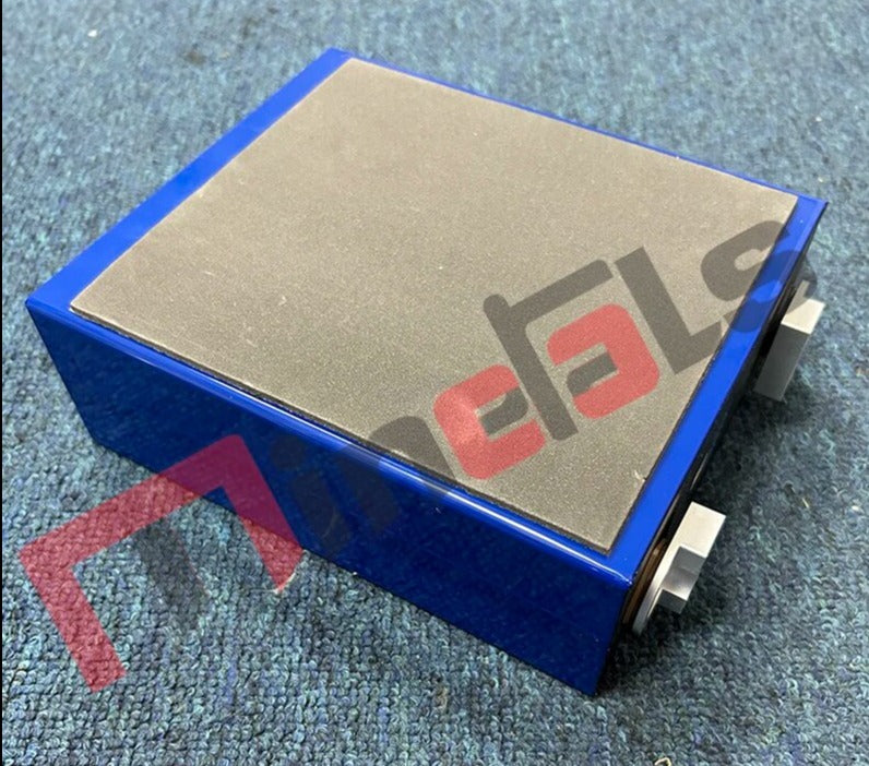 Foam Dividers for Prismatic Battery Cells